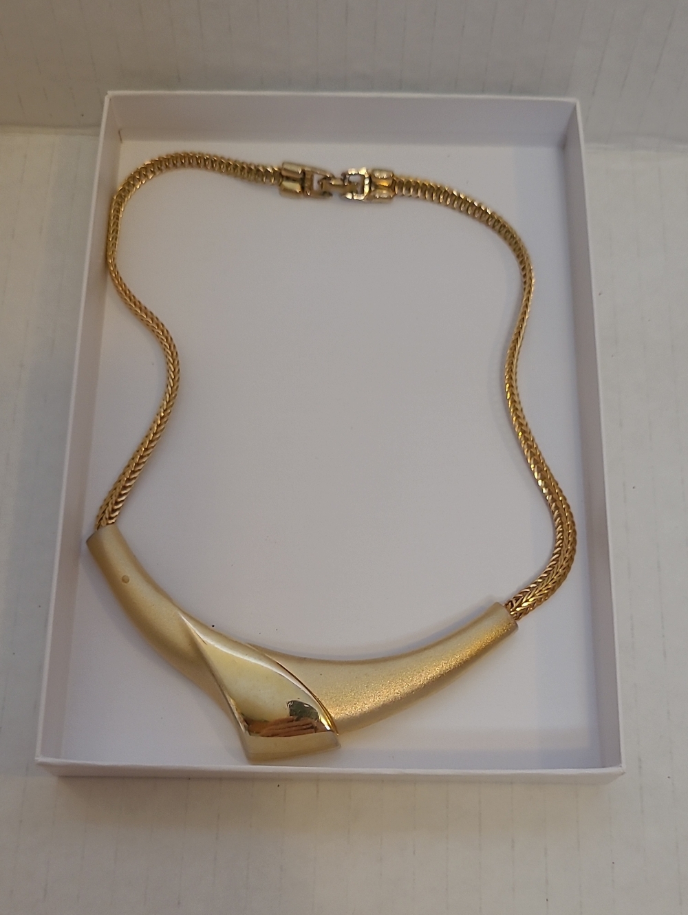 Source Unknown Gold Sculptural Collar Necklace